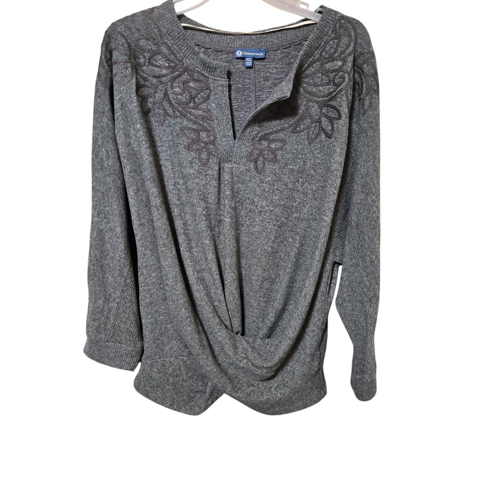 Democracy Womens Twist Front Embroidered V-Neck Long Sleeve Knit Top 0626